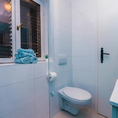 Sol-1 In Old Part Of Centar Lägenhet