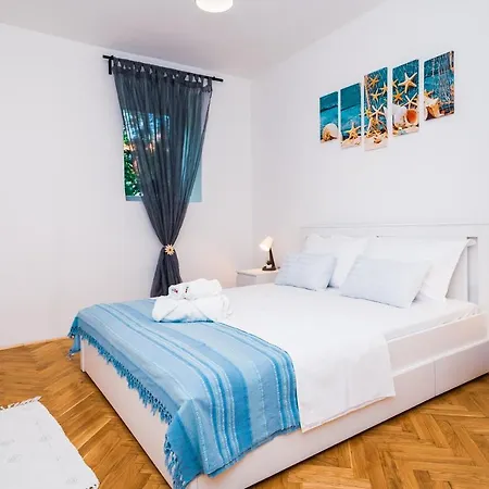 Sol-1 In Old Part Of Centar Lägenhet